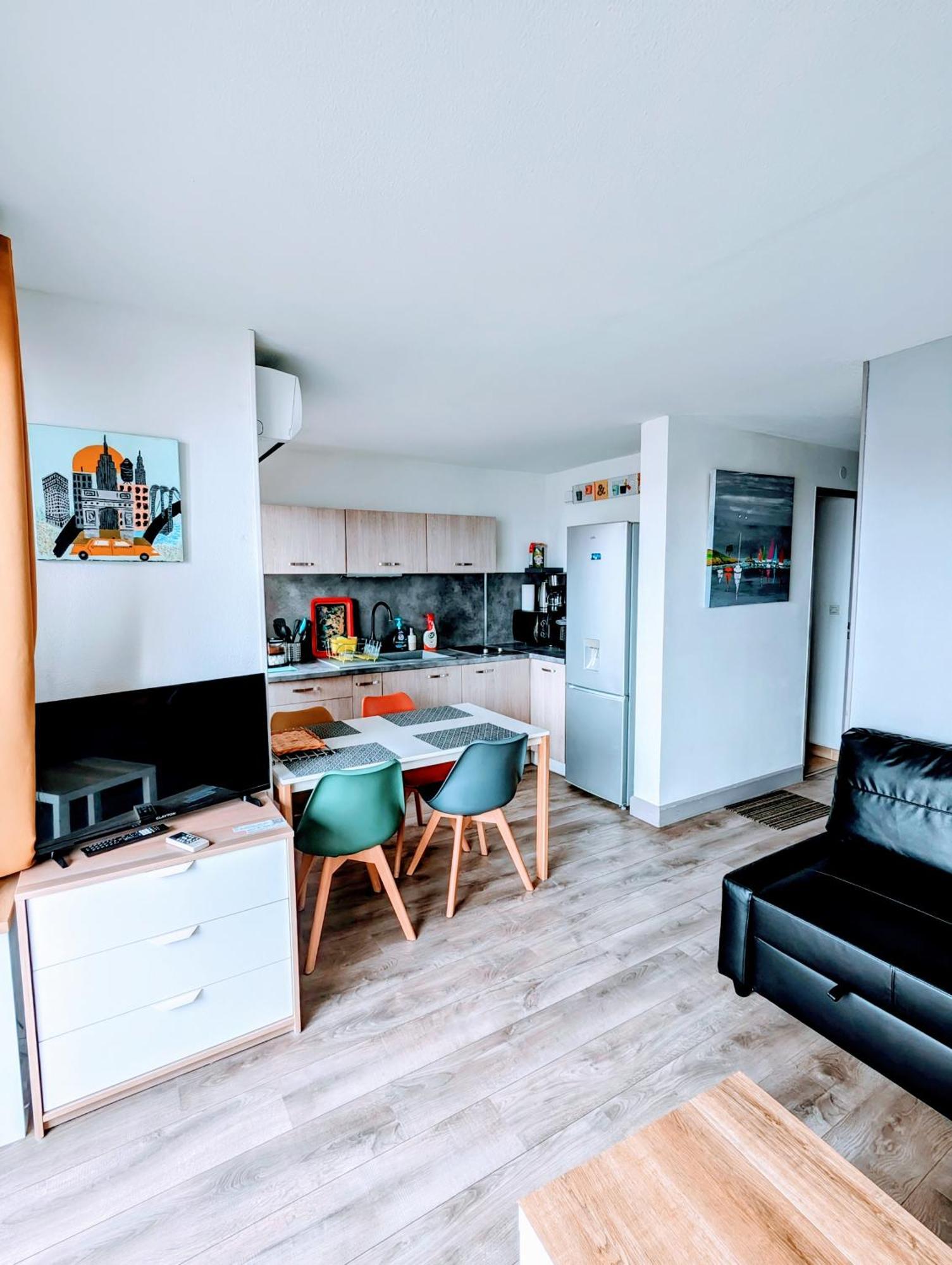 T2 climatisé vue sur mer, WIFI, piscine et parking Sète Esterno foto